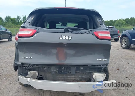 2017 Jeep Cherokee Latitude 4X4 z USA, uszkodzony, nr VIN 1C4PJMCB2HW512805